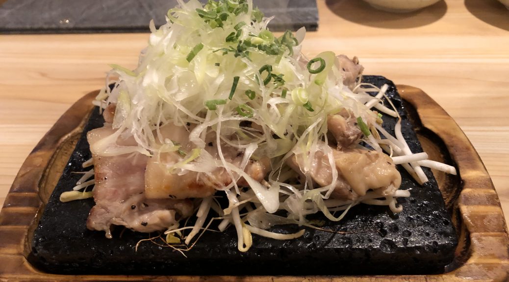 黒豚と黒さつま鶏の溶岩焼き くろ屋