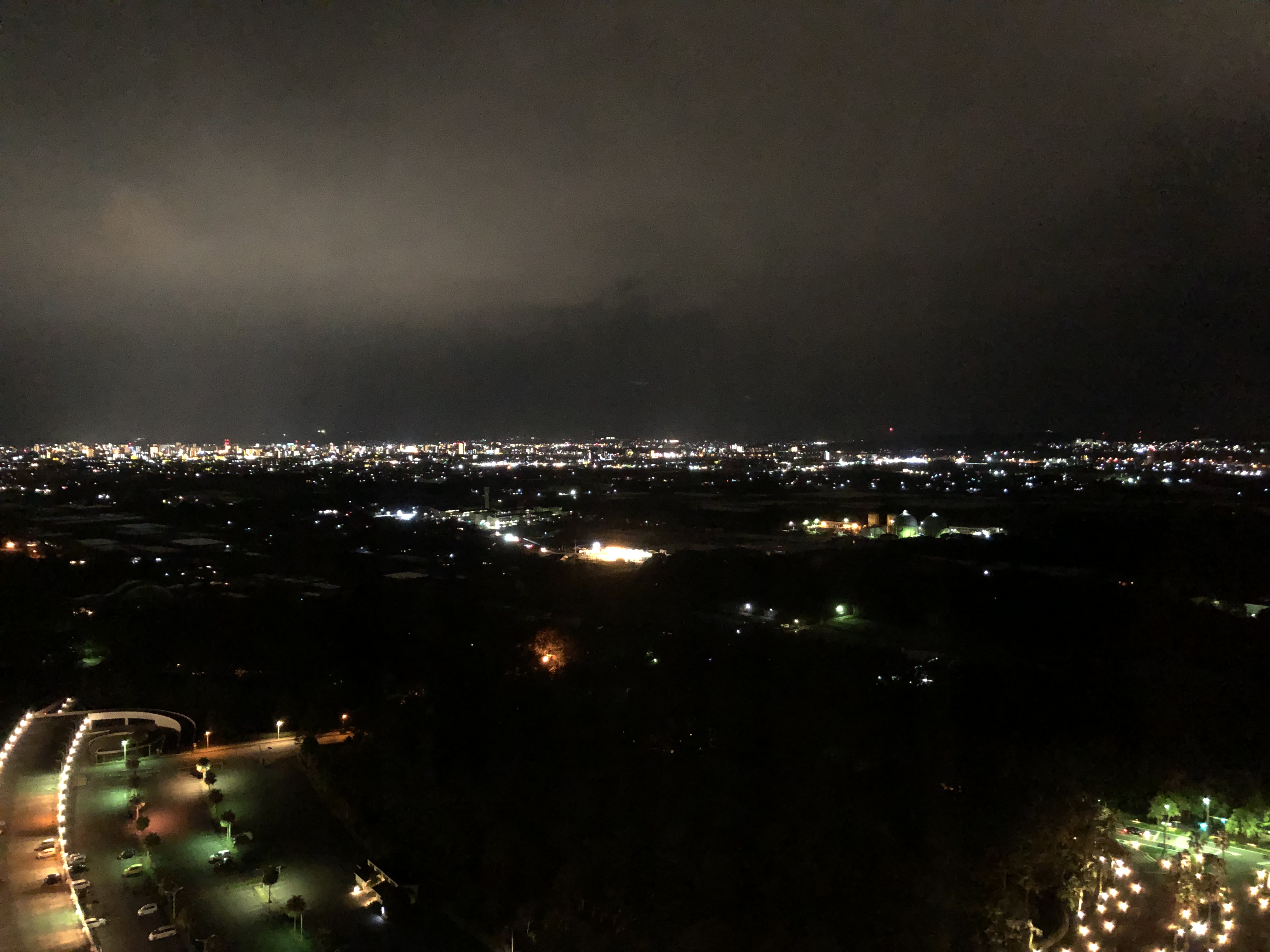コーナースイート夜景 シェラトン・グランデ・オーシャンリゾート